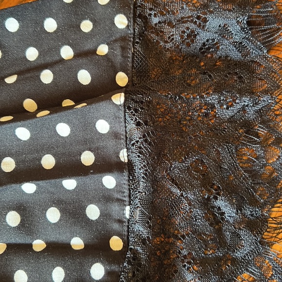 ROZ & ALI BLACK/WHITE POLKA DOTTED DRESS - Picture 4 of 7